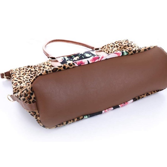 🔥 Limited! Faux Suede Leopard Floral Weekender - Picture 7 of 8